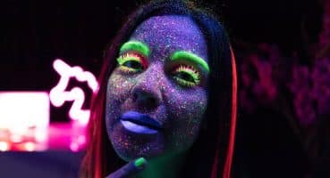 Karanlıkta Parlayan Neon Makyaj | İnanılmaz! 💄 Güzellik Önerileri
