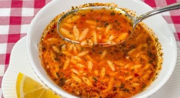 Şehriye Çorbası Arpa şehriye çorbası nasıl yapılır  Çorba Tarifi Şehriye Kolay