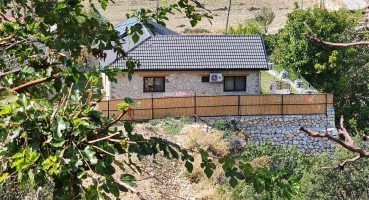 Seydikemer Arsa Köyünde Köy içi 1.897 Metrekare Satılık Arazi Eski Ev ve Meyve Bahçesi Satılık Arsa