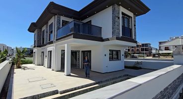 Didim Efeler de Satılık Yazlık 5+1 Müstakil  Lüks Villa Satılık Arsa