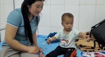 Single mother struggled to bring her sick child to the hospital for treatment – Ly Thien Ca Fragman İzle