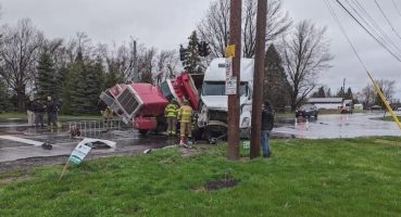 1 hospitalized after dump truck and tractor-trailer collide in Niagara County Fragman izle