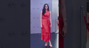 Red alert! ❤️| #SimranChoudhary turns heads at the #LoveMe trailer launch | Gulte.com Fragman izle