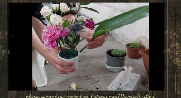 Sexy mom makes a flower arrangement Bakım