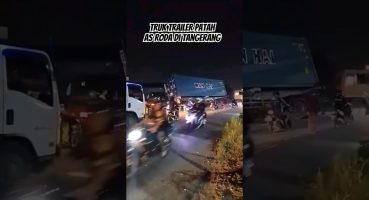 Truk trailer patah as roda di tangerang #truklaka #lakatruk #lakamobil #laka #lakamotor #lakabus Fragman izle